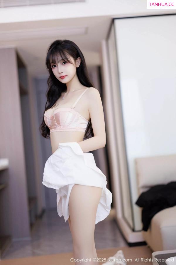   [XiuRen]高清写真图 2025.03.25 No.10067 樱桃小阑子 西安旅拍第27张图片